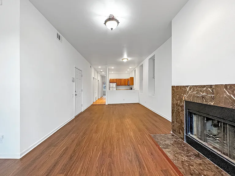 311 W Chicago Ave #2 — Photo 7