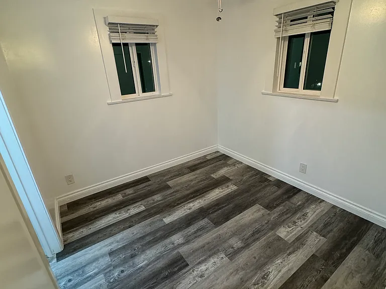 23839-23839 Cabrillo Ave — Photo 11