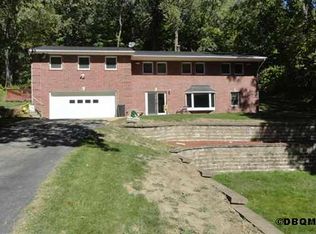 17237 Middle Rd, Dubuque, IA 52002