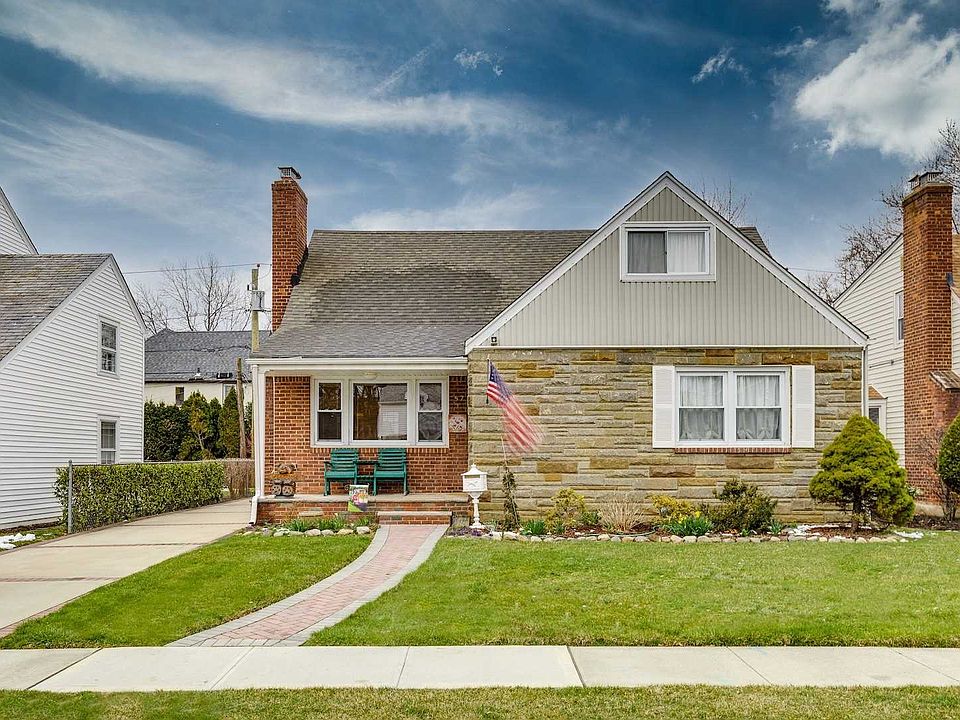 1st image of 57 Wisteria Ave