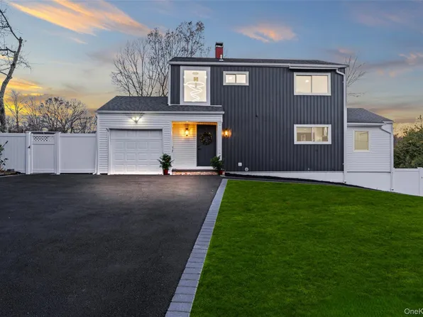 8 Marc Drive, Ridge, NY 11961