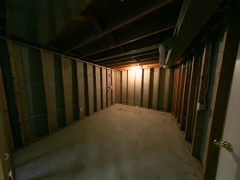 618 Chaucer Ln — Photo 14
