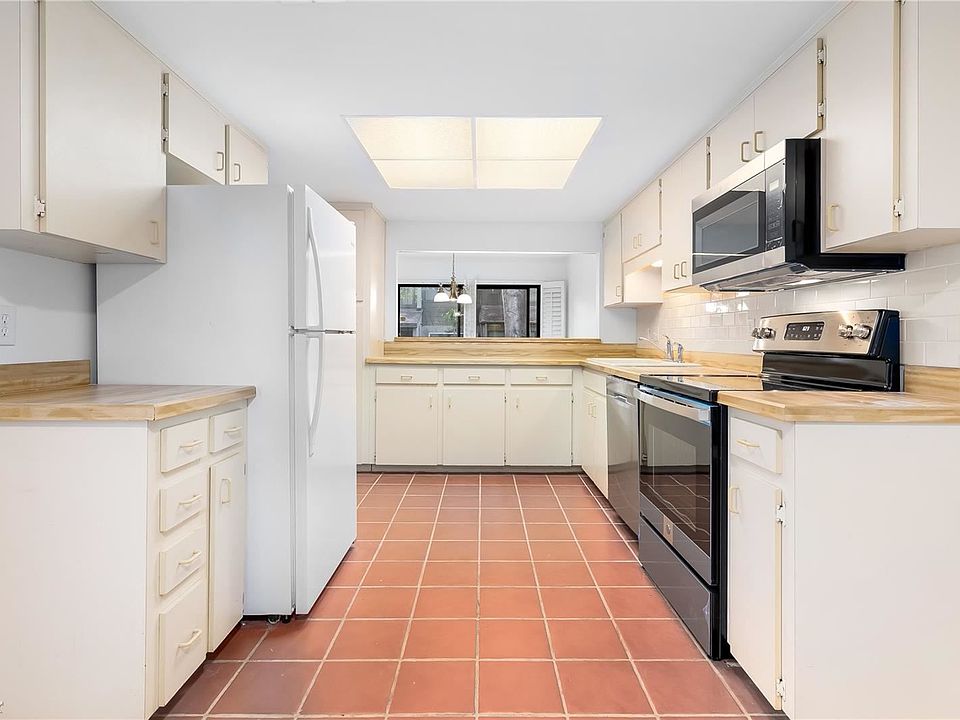 1st image of 155R Carolwood Blvd