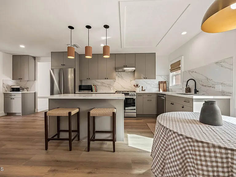 107 Alto Dr — Photo 18