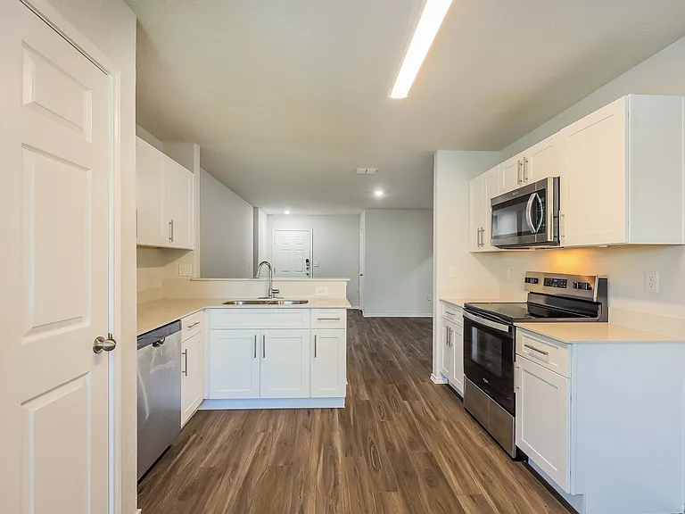 7610 Cypress Vine — Photo 9