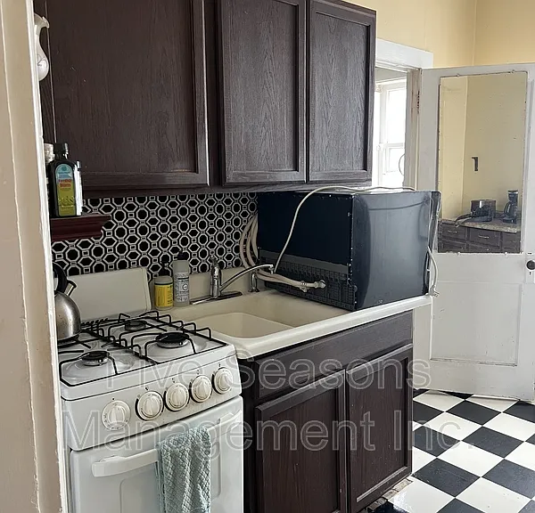 19 Grant St #2 — Photo 9