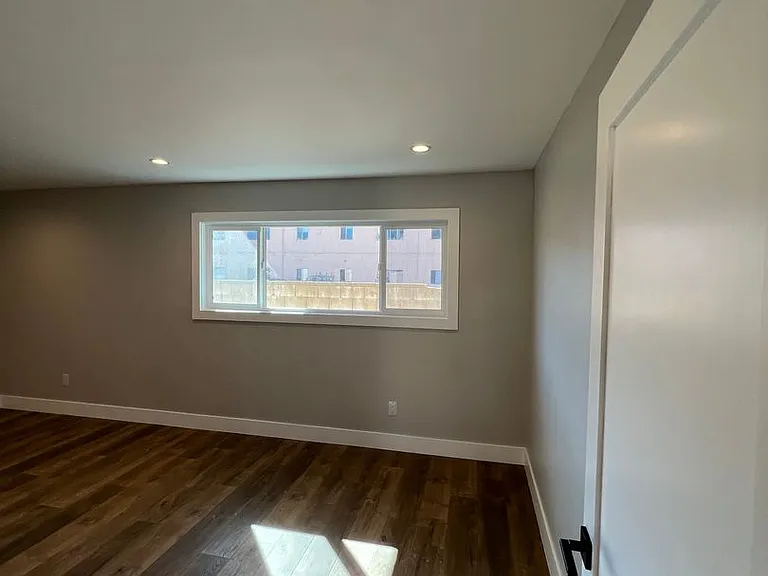 6948 Vesper Ave — Photo 11