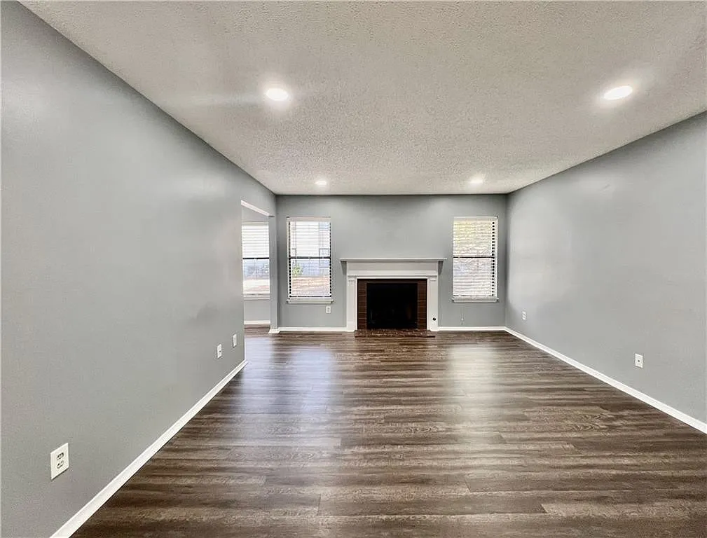 2 bed, 1273 sqft, $1,595 — Photo 4