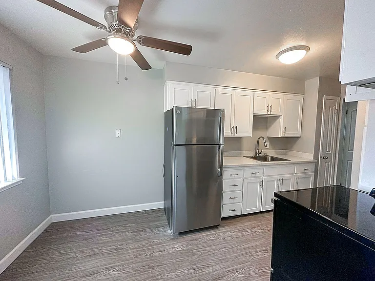 Teal Apartments — Photo 1