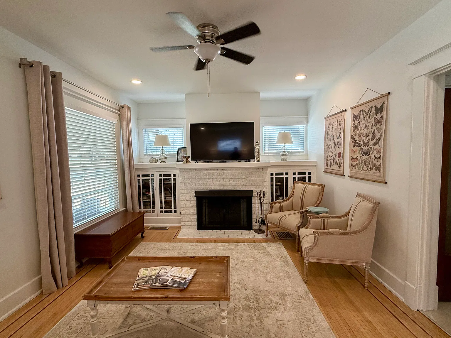 3 bed, 2300 sqft, $4,595 — Photo 2