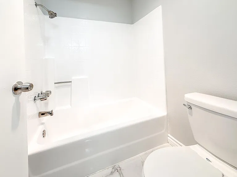 1400 Venice Blvd.- Modern Living in the Heart of Venice Renovated 2 Bedroom Units — Photo 33