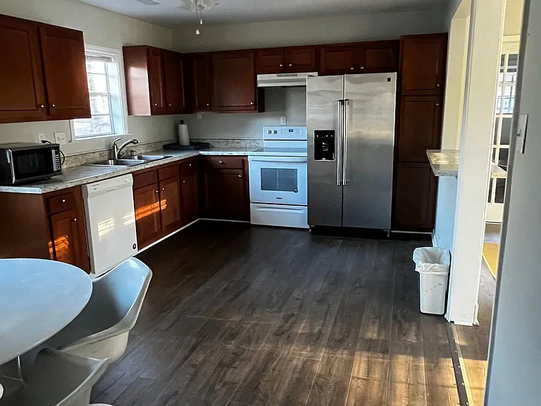 2415 Hamill Rd — Photo 15