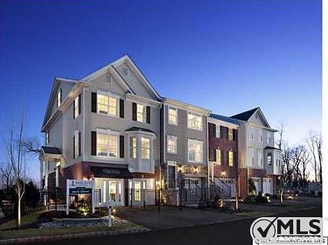1st image of 305 Princeton Ct