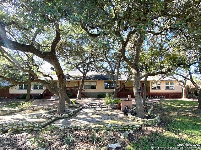 1st image of 411/415 Watts Ln