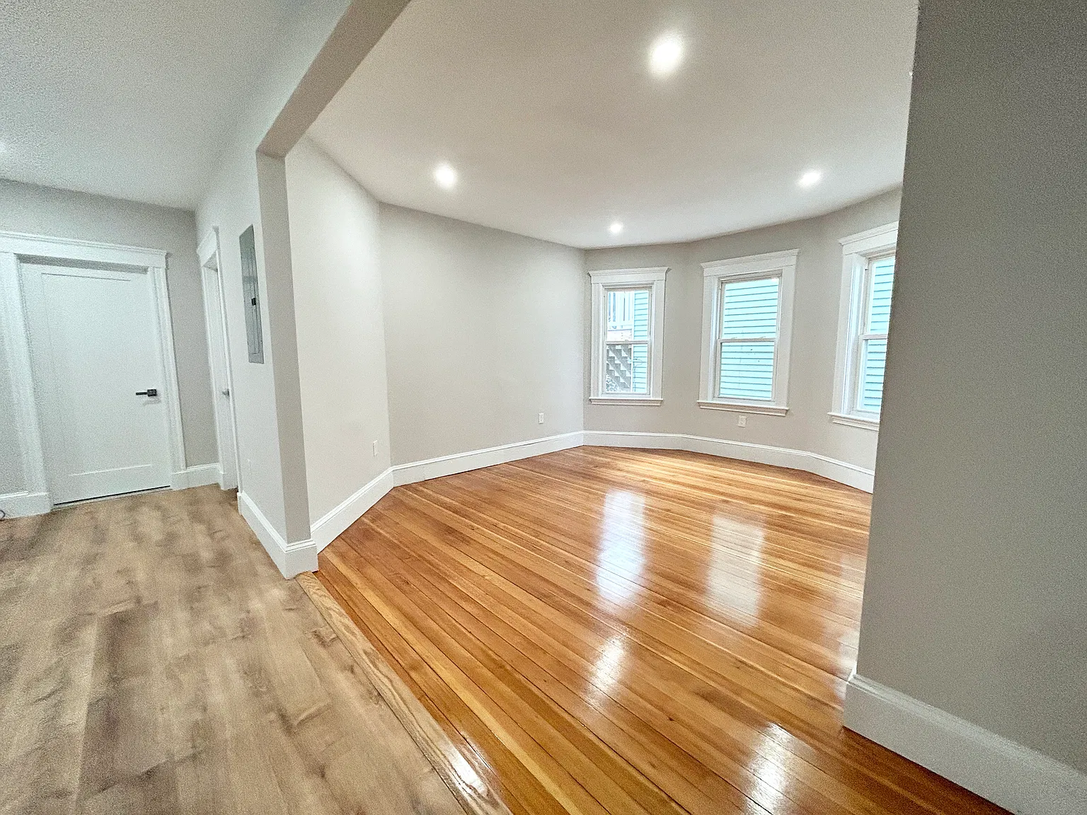 4 bed, 1500 sqft, $4,200 — Photo 3