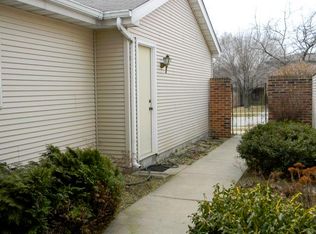 2328 W Deerpath Dr, Schererville, IN 46375