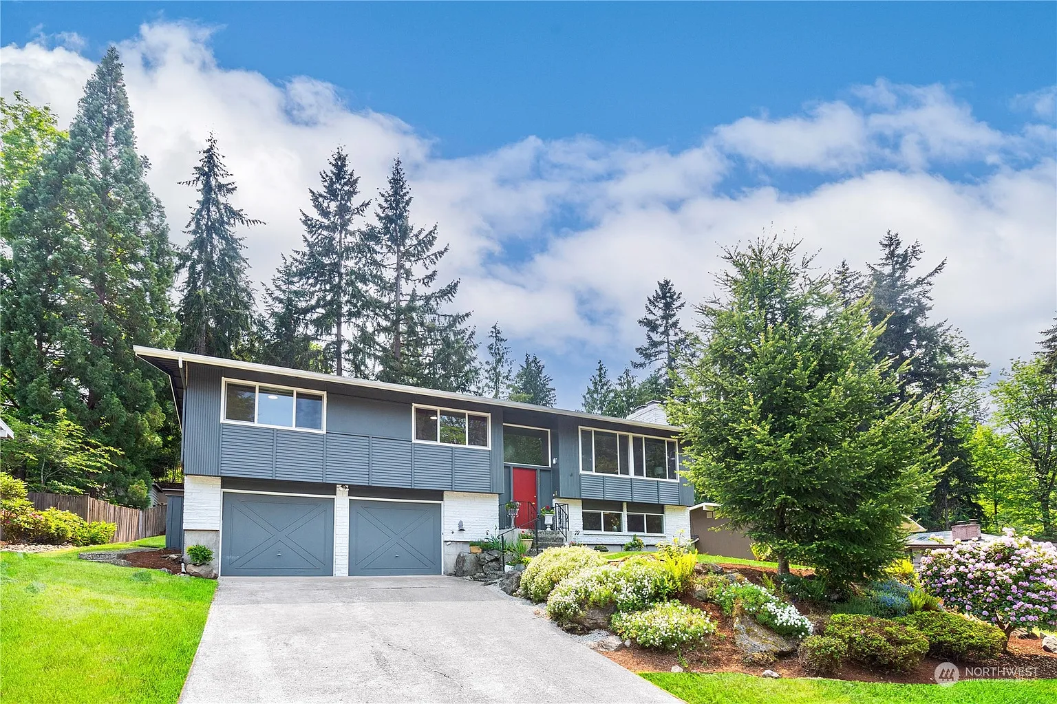 15627 SE 42nd Court photo 1