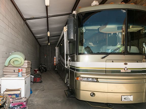 50 FT RV garage with hookups