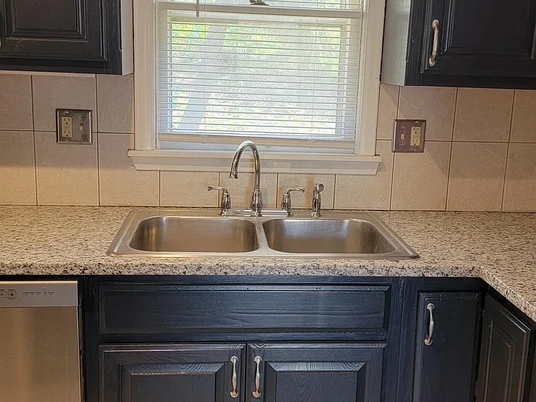 5025 NW 62nd St — Photo 27