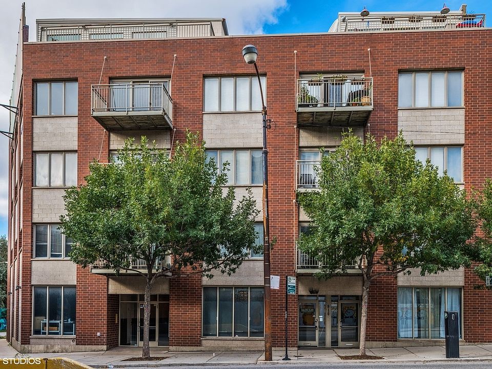 1st image of 912 W Chicago Ave #301
