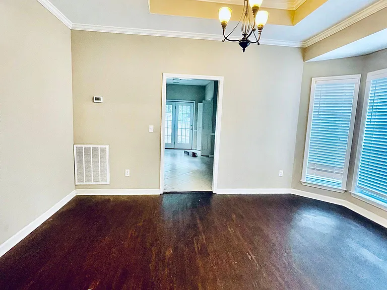 102 Frances Ln — Photo 9