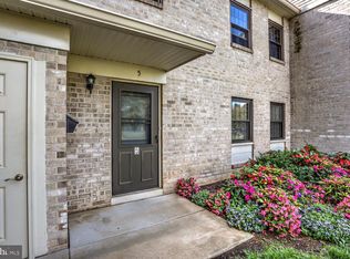 5 Valleybrook Dr, Lancaster, PA 17601