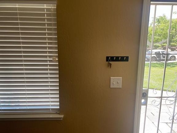 3rd image of 3663 Park Dr APT 1