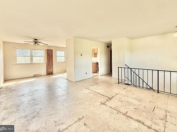 4th image of 2020 S Union Rd