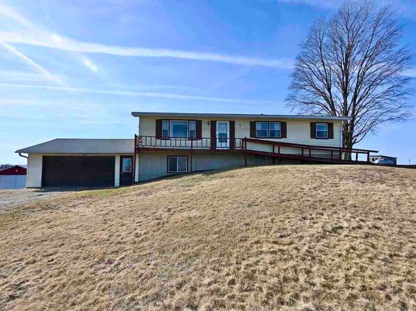 2302 110th St, Marengo, IA 52301