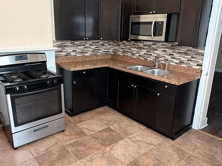 2909-2911 Orleans Ave #2909 — Photo 6