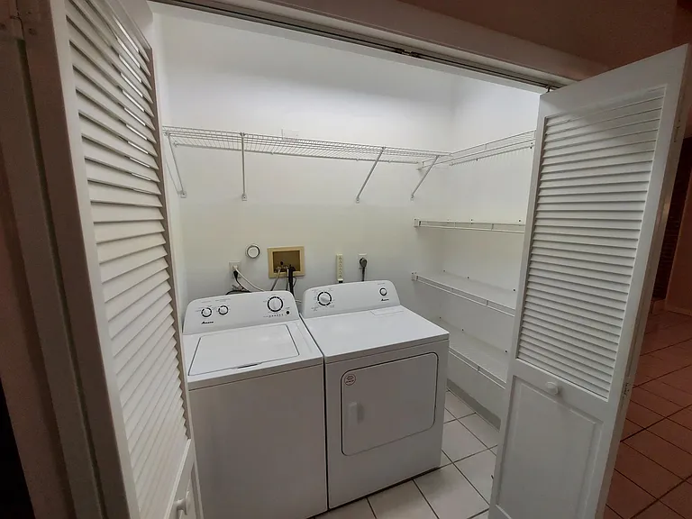 11 Cedarwood Ln — Photo 11