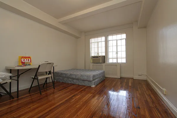Rented by City Connections Realty | media 5