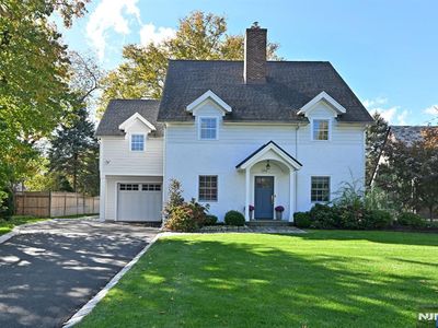 244 Ackerman Ave, Ho-ho-kus, NJ, 07423