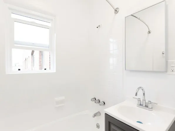 Charming Apartment in the Heart of Koreatown, 426 S Manhattan Pl APT 403, Los Angeles, CA 90020