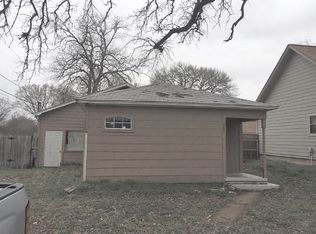 207 W Englewood St, Franklin, TX 77856