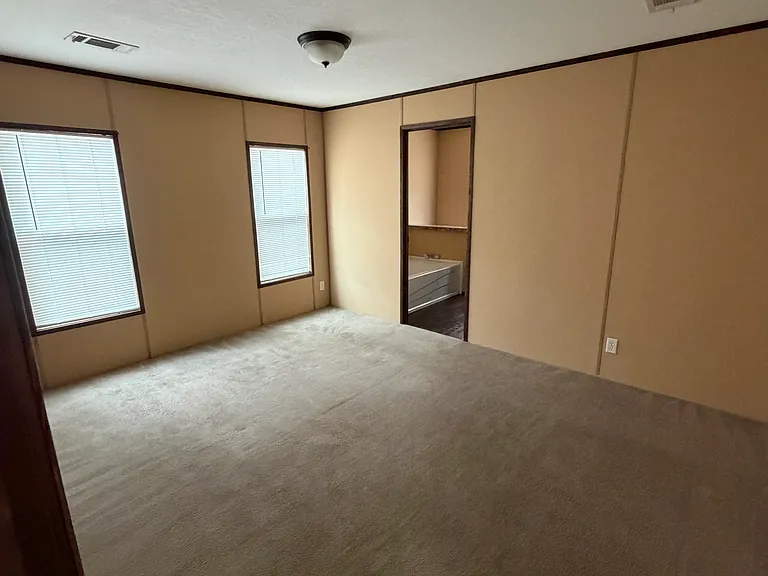 106 Kenwood Ave — Photo 11