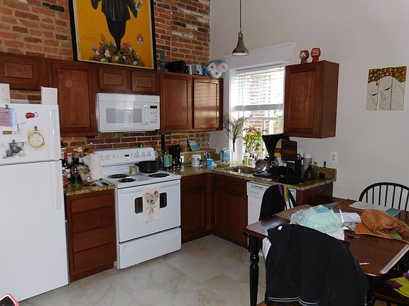 2nd image of 8 Maryland Ave APT 1D