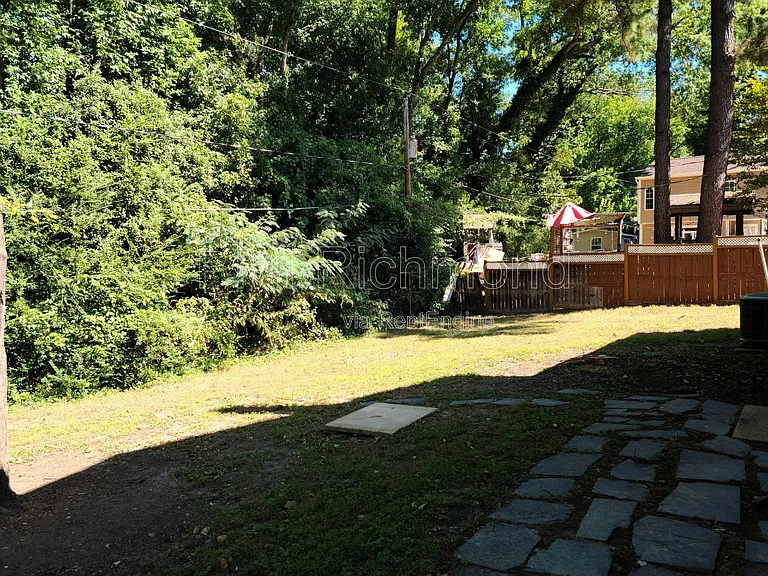 8010 Sycamore Ln — Photo 20