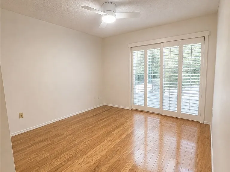 1441 Brett Pl — Photo 5