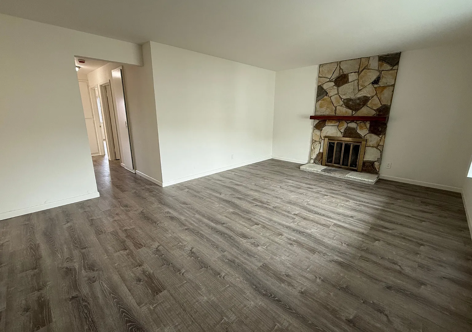 Fully Remodeled 3BR/2BA Home in Sunshine Gardens South San Francisco — Photo 4
