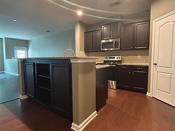 3rd image of 8988 Lanark Ln