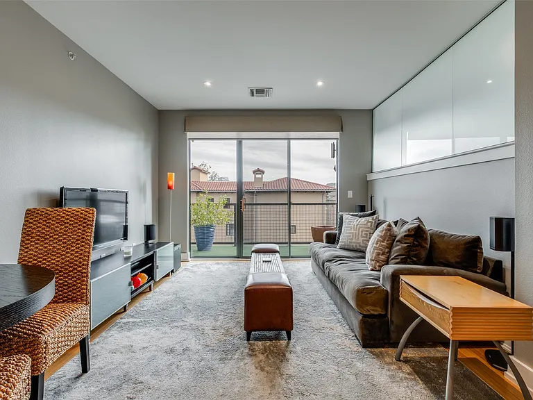 4333 Gilbert Ave #321 — Photo 6
