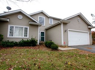 138 N Crooked Lake Ln, Lindenhurst, IL
