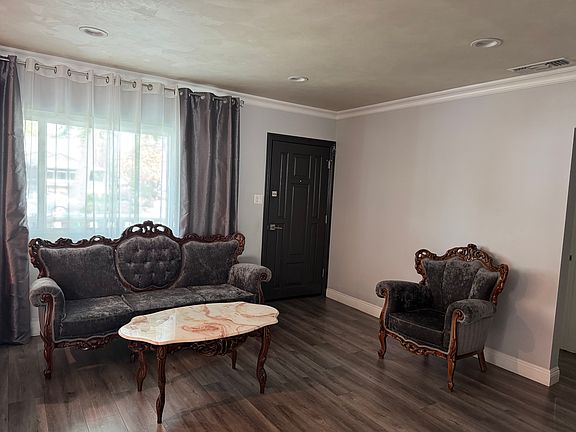 3rd image of 6015 Varna Ave