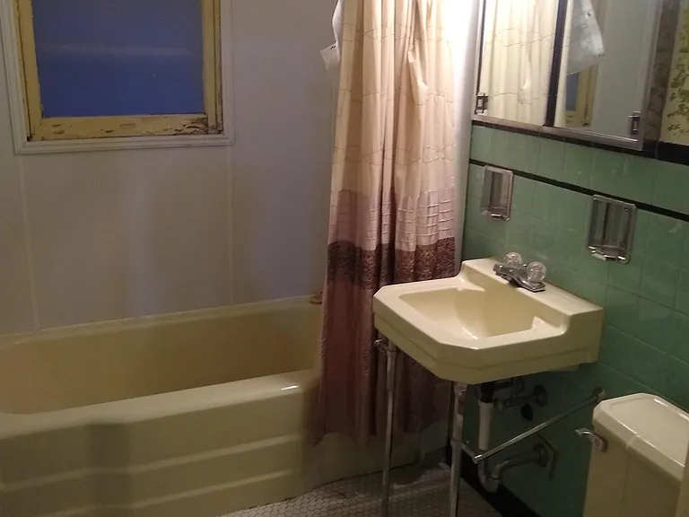 1662 Saint Agnes Ave #1 — Photo 5