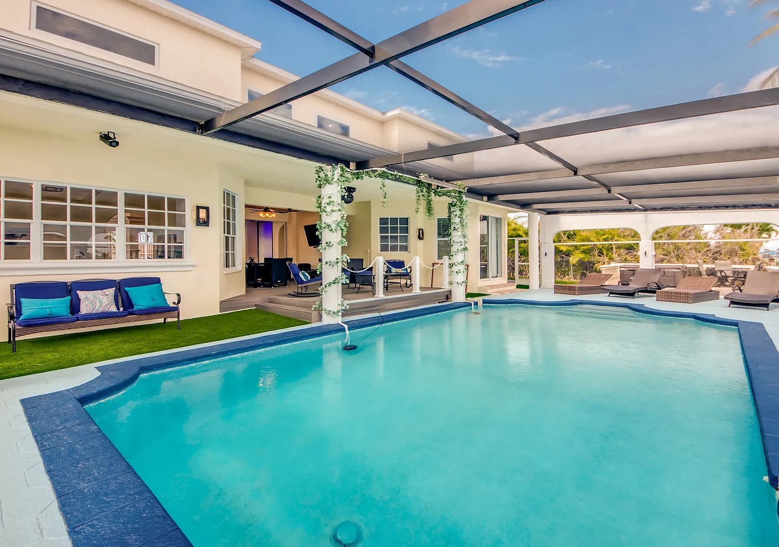Golden Globe - luxury on the canal with pool/spa — Photo 3