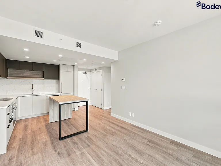 567 Emerson St — Photo 32