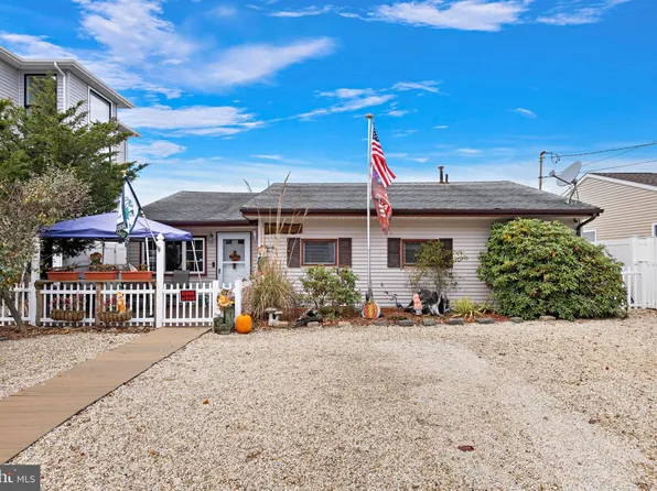 24 Albert Dr, Manahawkin, NJ 08050