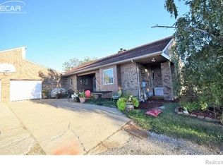 7384 Calkins Rd, Flint, MI 48532