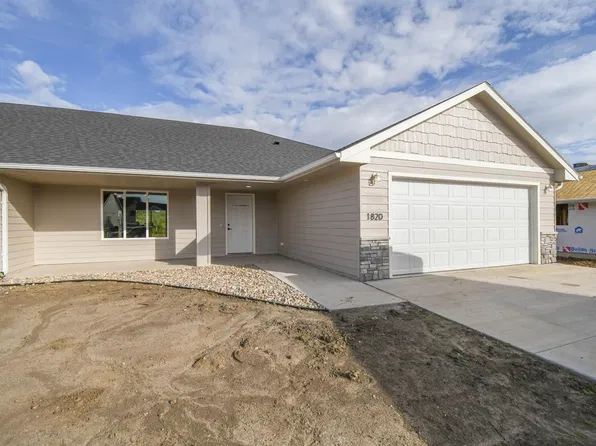 1820 S Daylight Dr, Sioux Falls, SD 57110